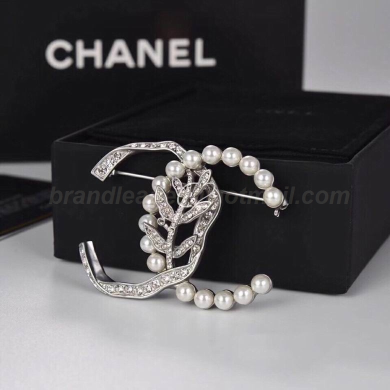 Chanel Brooch 524